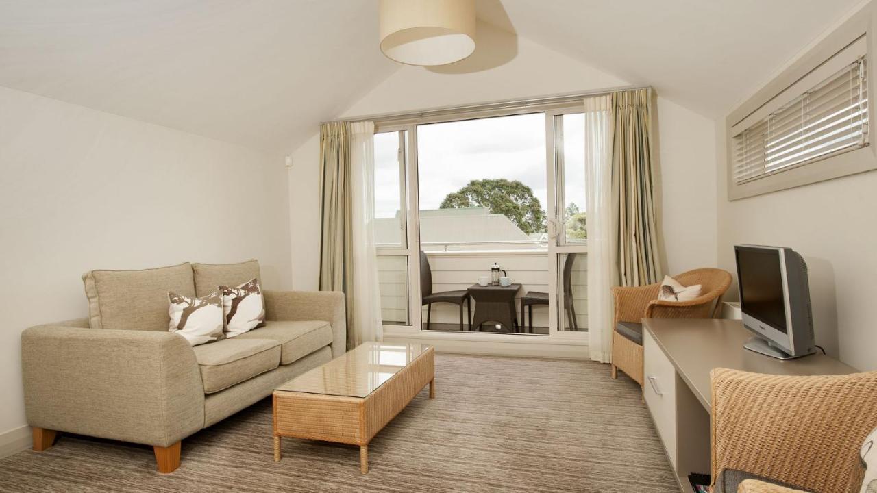 Hananui Lodge And Apartments Russell Exteriör bild