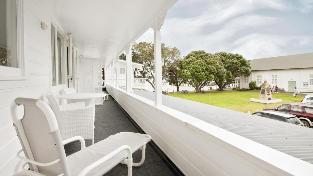 Hananui Lodge And Apartments Russell Exteriör bild